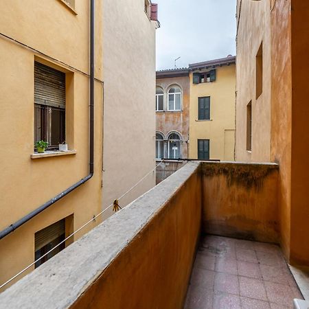 Hoomee Piazza Erbe Apartment เวโรนา ภายนอก รูปภาพ
