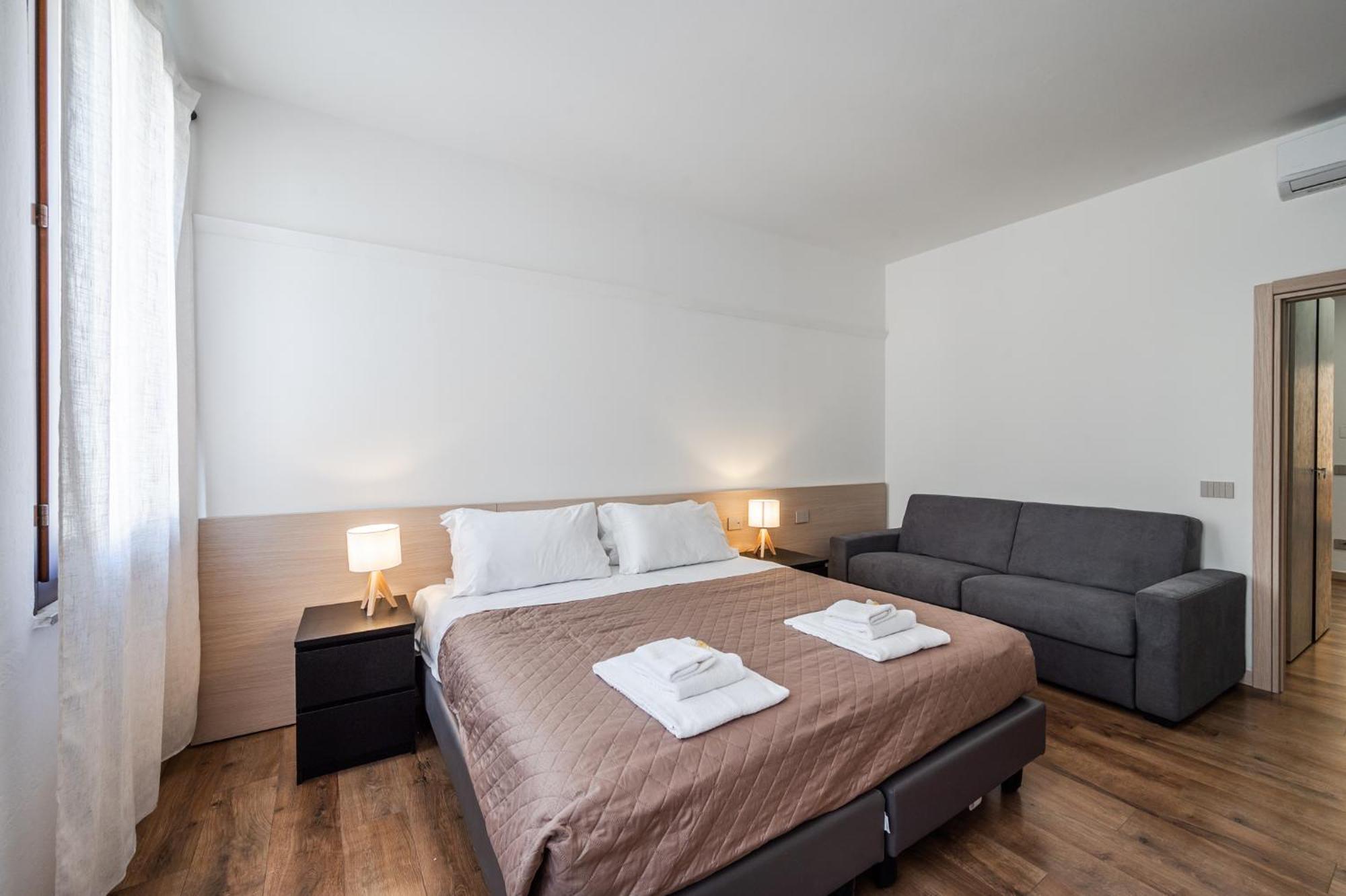 Hoomee Piazza Erbe Apartment เวโรนา ภายนอก รูปภาพ