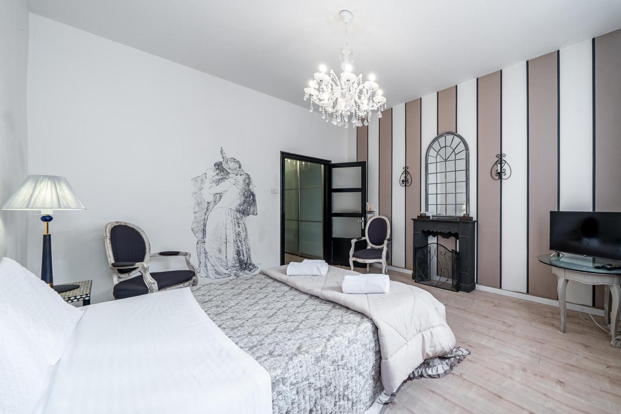 Hoomee Piazza Erbe Apartment เวโรนา ภายนอก รูปภาพ